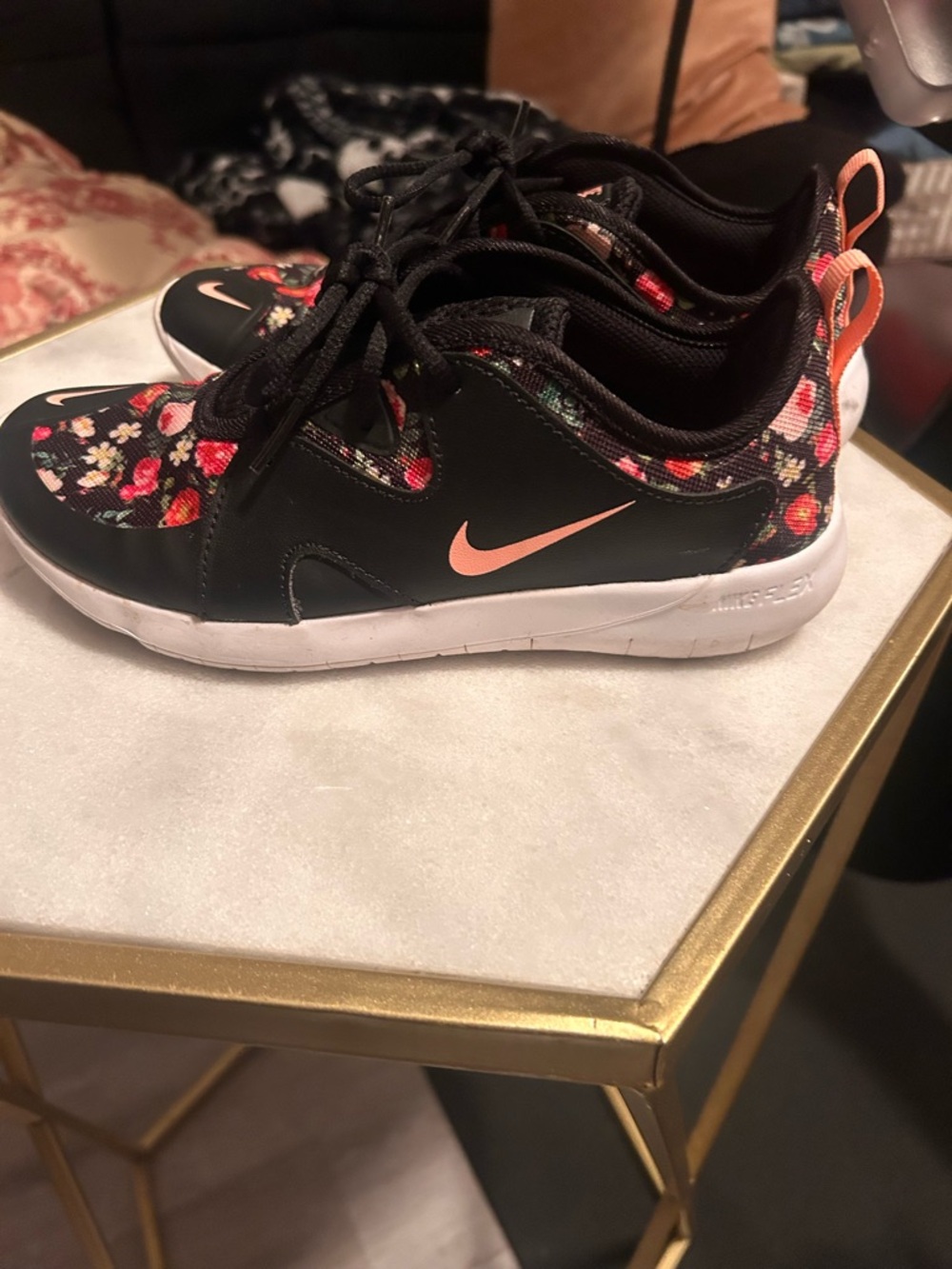 Nike Kids Floral Black & Pink Lightweight Sneaker
Kids size 4 / women’s size 5.5